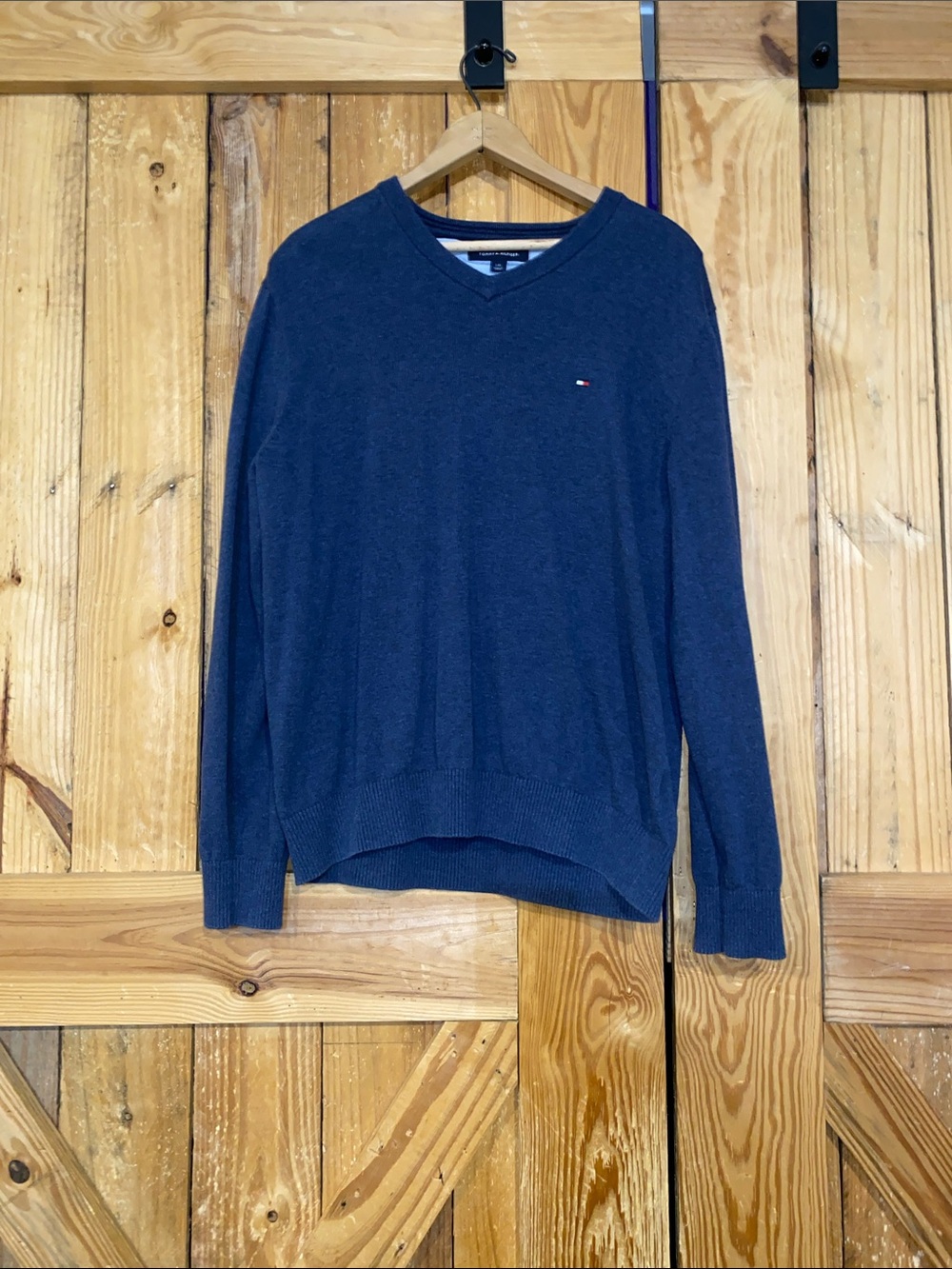 Tommy Hilfiger Men's Navy Blue V-Neck Sweater